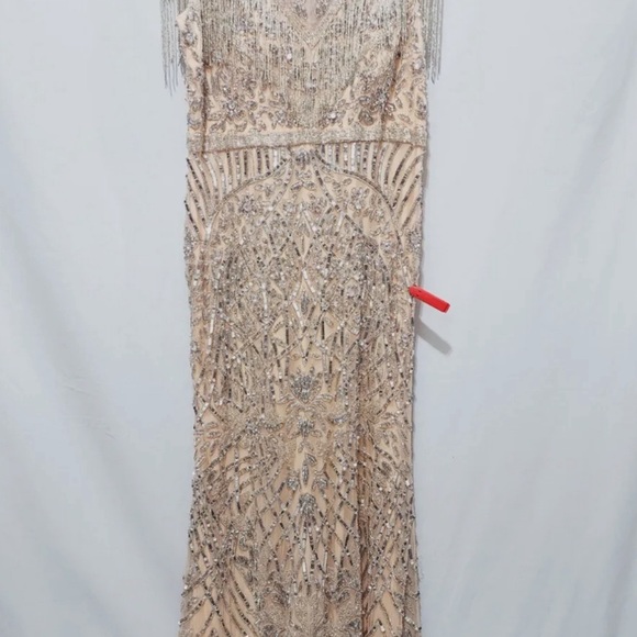 Mac Duggal Style 4715 EMBELLISHED FRINGE CAP SLEEVE TRUMPET GOWN. SIZE 12 - Picture 6 of 8